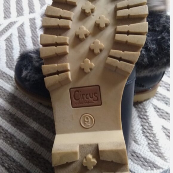 Sam Edelman black leather hikers with faux fur 9 M - Excellent Used - Picture 3 of 6